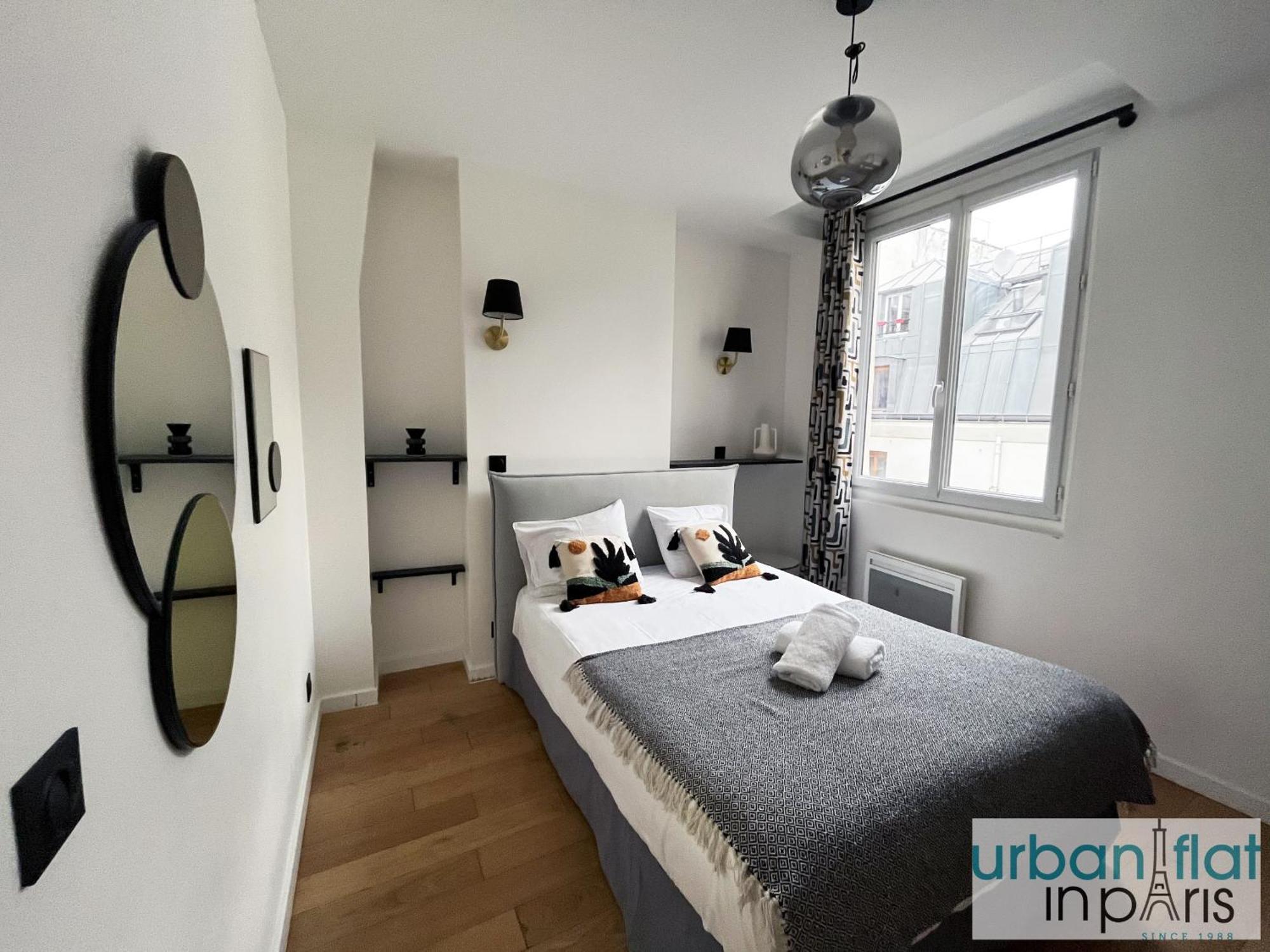 97 - Urban Colonnes De Buren Párizs Kültér fotó